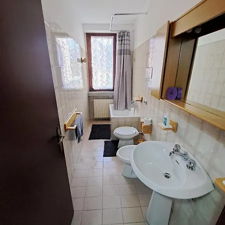 Valentyna Apartamento Villa d'Ogna